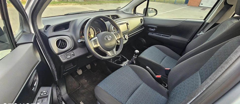 Toyota Yaris cena 34900 przebieg: 54840, rok produkcji 2012 z Poręba małe 191